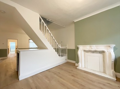 3 Bed Terraced House, New Street, DN5