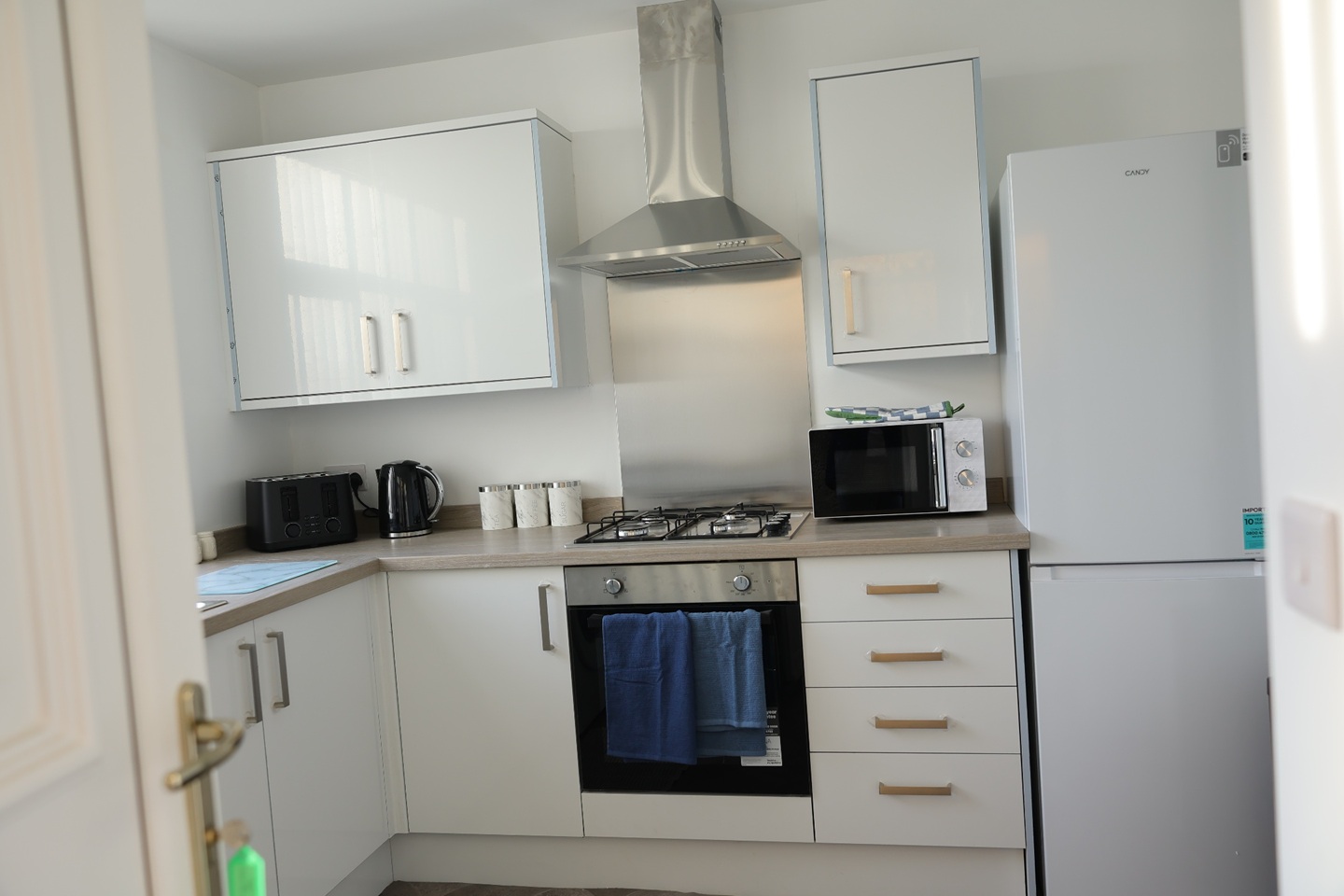 Additional image 7 of 4 Bed Semi-Detached House, Fully Furnished In North Leeds, LS17, N1 7GU