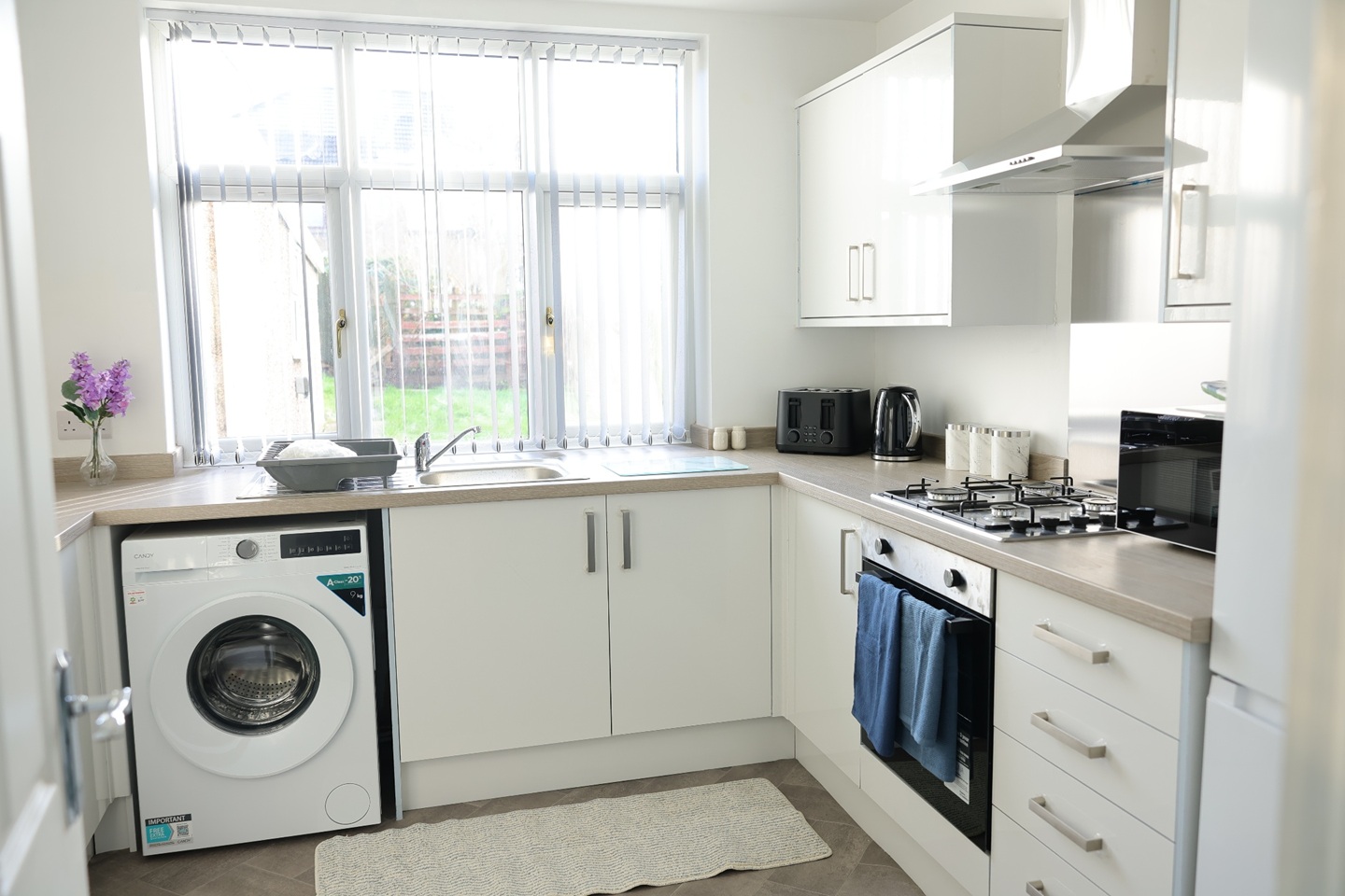 Additional image 3 of 4 Bed Semi-Detached House, Fully Furnished In North Leeds, LS17, N1 7GU