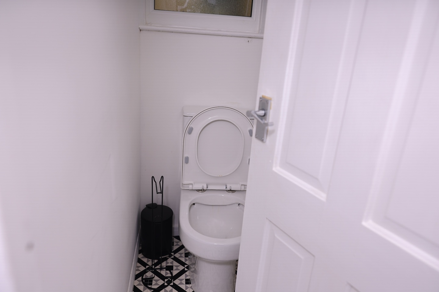 Additional image 24 of 4 Bed Semi-Detached House, Fully Furnished In North Leeds, LS17, N1 7GU