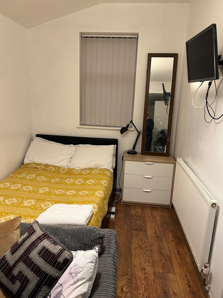 4 Bed Terraced House, City Centre, CV2, N1 7GU