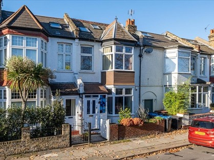 4 Bed Terraced House, Strathearn Road, SW19