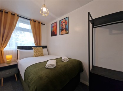 4 Bed Terraced House, Ashford, NE9