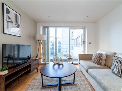 1 Bed Flat, Long Lane, SE1