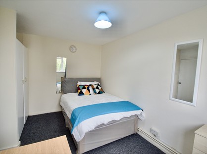 Room in a Shared Flat, Summit Court, NW2