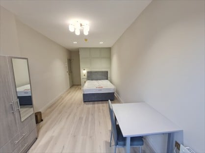 Studio Flat, Elms Road, HA3