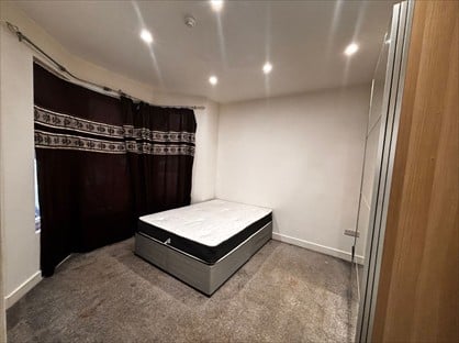 Room in a Shared House, Kingston Road, IG1