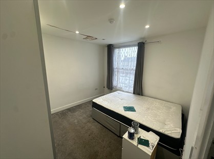 Room in a Shared House, Kingston Road, IG1