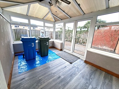 3 Bed Terraced House, Lichfield Walk, S81