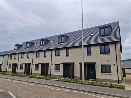 4 Bed Terraced House, Masons Way, EH21