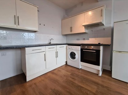 1 Bed Flat, South Street, RM1