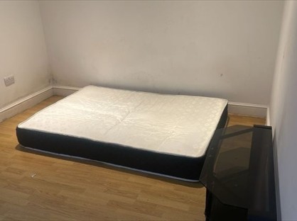 Room in a Shared House, High Street, IG6