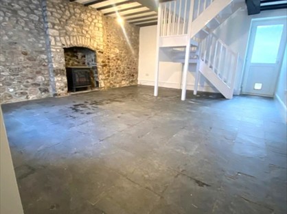 4 Bed Terraced House, High Street, SA19