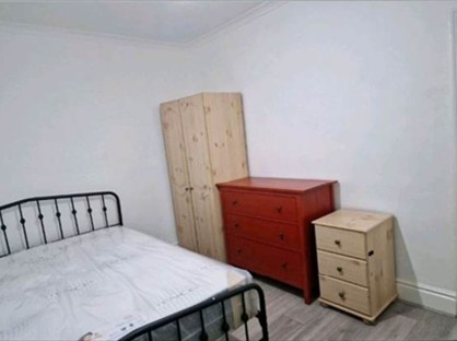 Room in a Shared House, Paget Road, IG1
