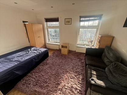 Studio Flat, Guildown Avenue, N12