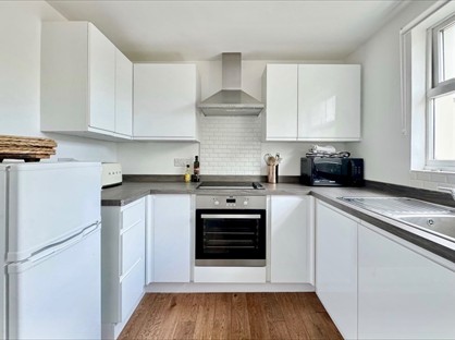 2 Bed Flat, High House, TN33