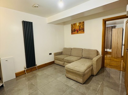 2 Bed Flat, Paddington Close, UB4