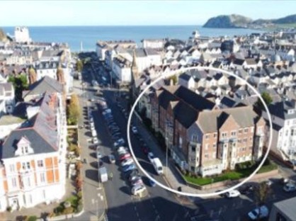 1 Bed Flat, Ormeside Grange, LL30