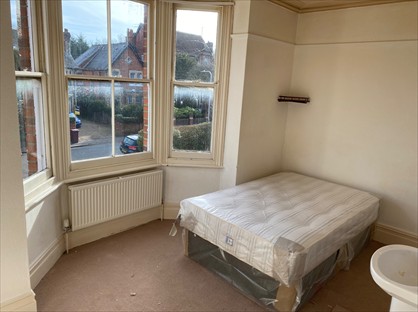 Room in a Shared House, Western Elms, RG30