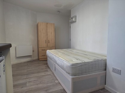 Studio Flat, High Level Drive, SE26