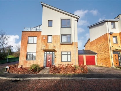 6 Bed Detached House, Genesis Green, MK6
