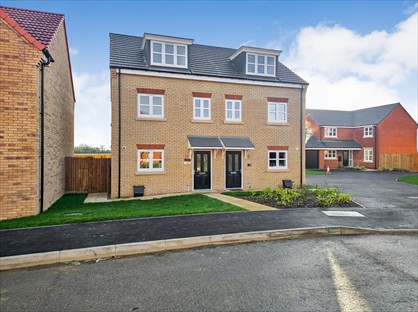 3 Bed Semi-Detached House, Brumpton Gardens, NG24