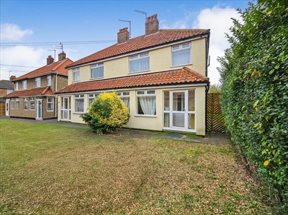 3 Bed Semi-Detached House, Harecroft Gardens, PE30