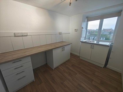 2 Bed Flat, East Street, DT4