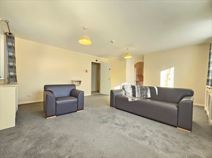 2 Bed Flat, Parrotts Field, EN11