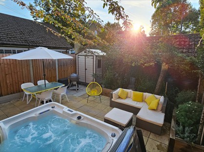 1 Bed Semi-Detached House, Abbey Gardens, SE16