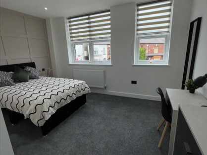 Room in a Shared House, Mossley Road, OL6