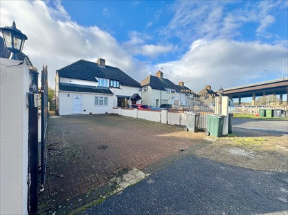 5 Bed Detached House, Littledale, DA2