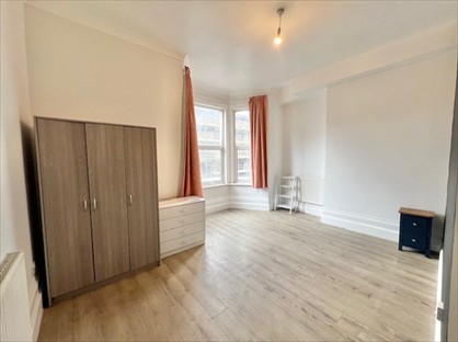 Room in a Shared House, Railway Street, ME4