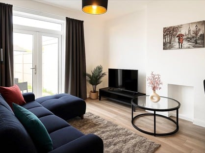 3 Bed Terraced House, Links Avenue, SM4