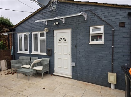 1 Bed Flat, Hazelwood Road, MK42