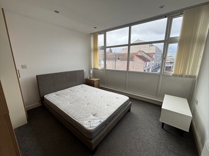 Studio Flat, Cleveland Street, DN1