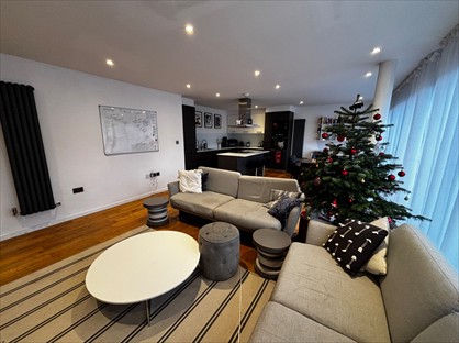 2 Bed Flat, Queens Row, SE17