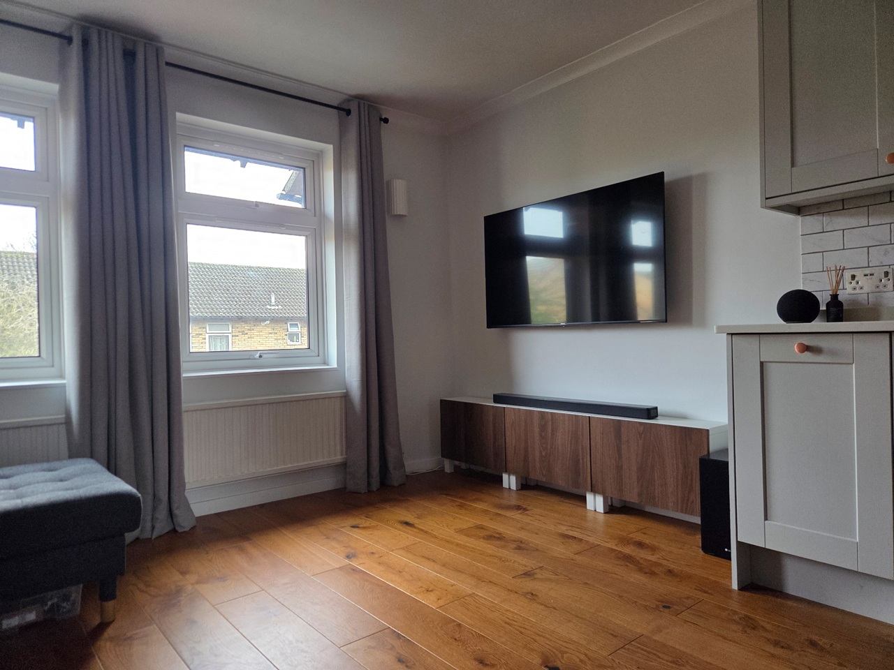 2 Bed Flat, Cambridge, CB4 photo 4