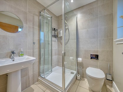 2 Bed Terraced House, Elmfoot Grove, G5