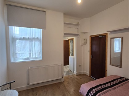 Studio Flat, Sidney Avenue, N13