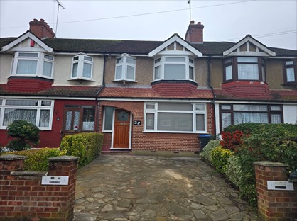 3 Bed Terraced House, Ascot Gardens, EN3