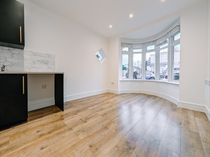 Studio Flat, St. Marks Road, SS7