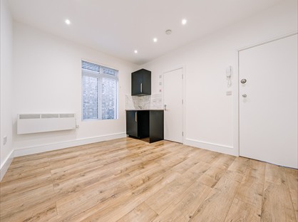 Studio Flat, St. Marks Road, SS7