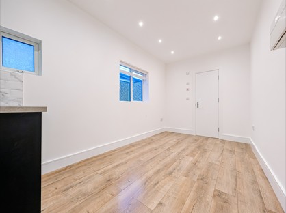 Studio Flat, St. Marks Road, SS7