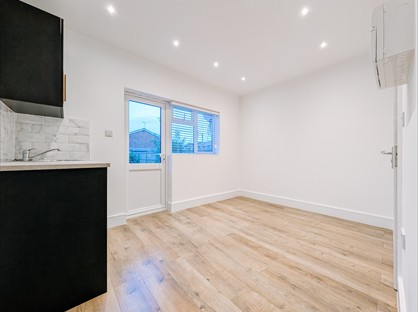 Studio Flat, St. Marks Road, SS7