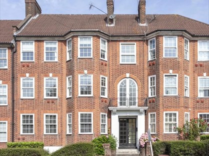 2 Bed Flat, Queensborough Court, N3
