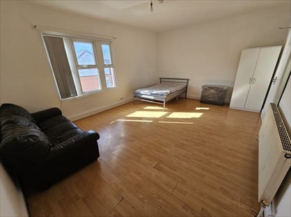 5 Bed End Terrace, Foley Road, B8