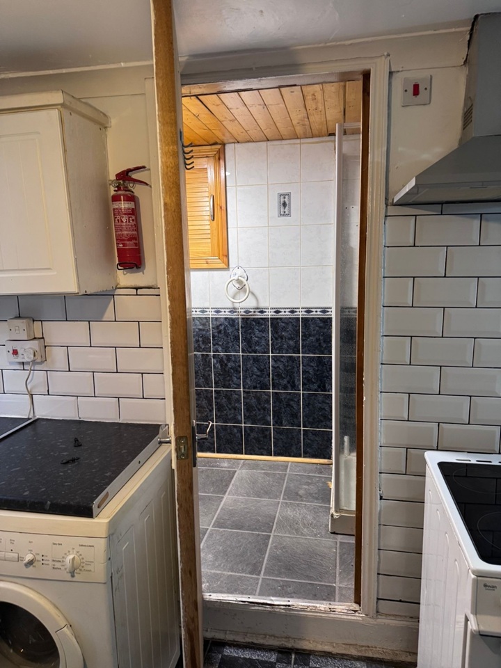 Studio Flat, Basement Studio, LS12, N1 7GU