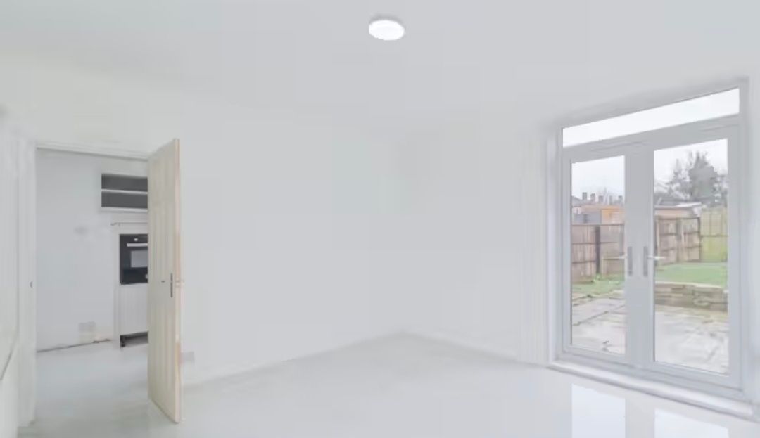 Additional image 2 of 3 Bed Semi-Detached House, Hockley Farm Road, LE3, N1 7GU