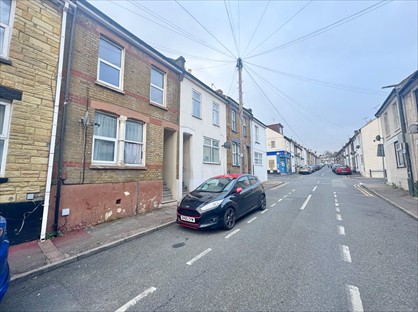 3 Bed Terraced House, Dale Street, ME4